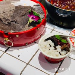 八佰拜测 九街淑芬掌中宝串串公司黄泥磅店奥利奥冰汤圆好吃不？用户口碑一锤定音！