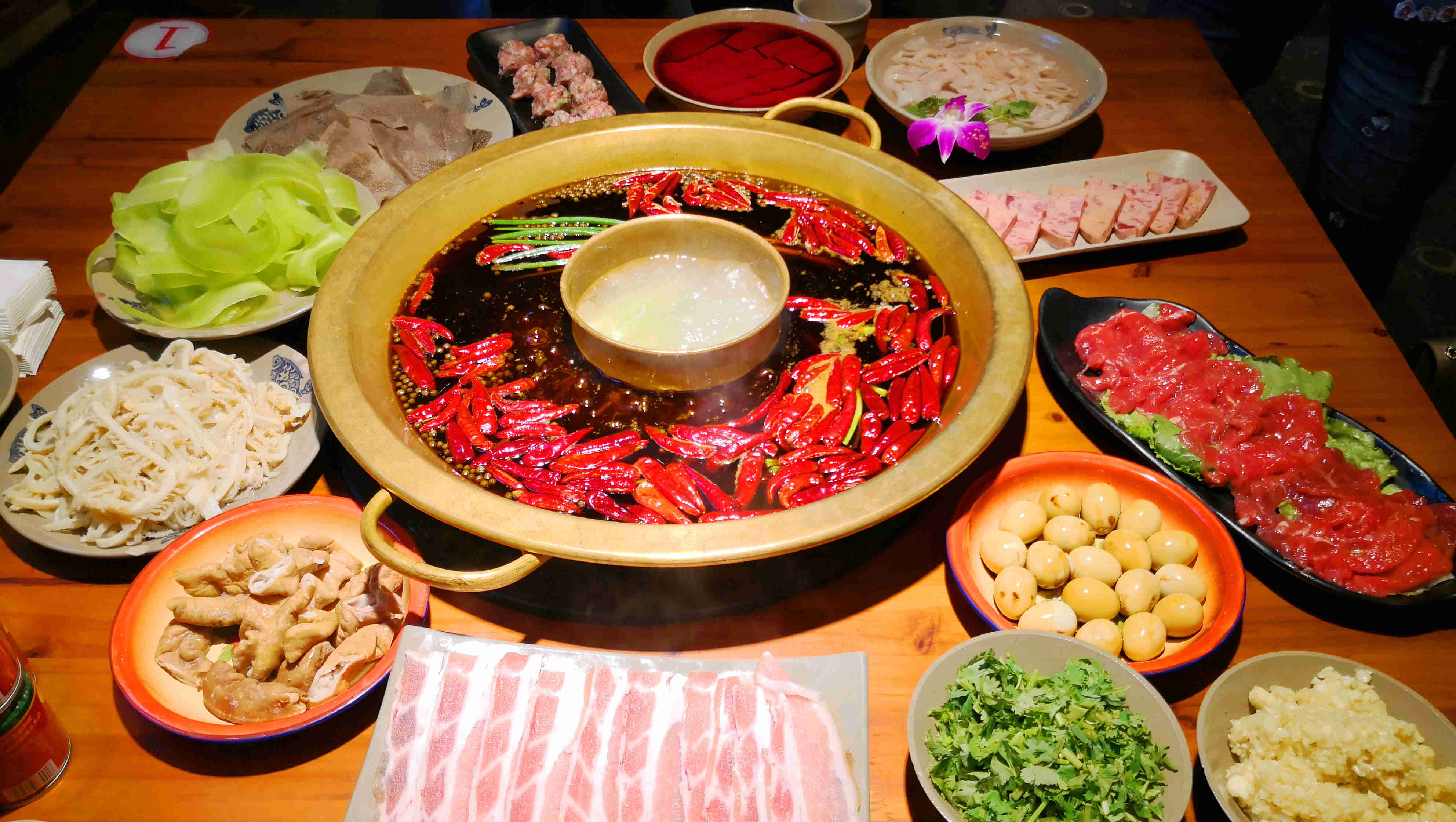 南充新晋网红打卡地！熊猫主题火锅店开业，萌趣美食引爆味蕾